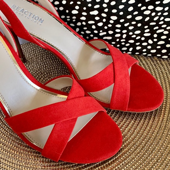 NEW Kenneth Cole Reaction Bobbi Slingback Heeled Sandals Suede Red 9M - Picture 2 of 8